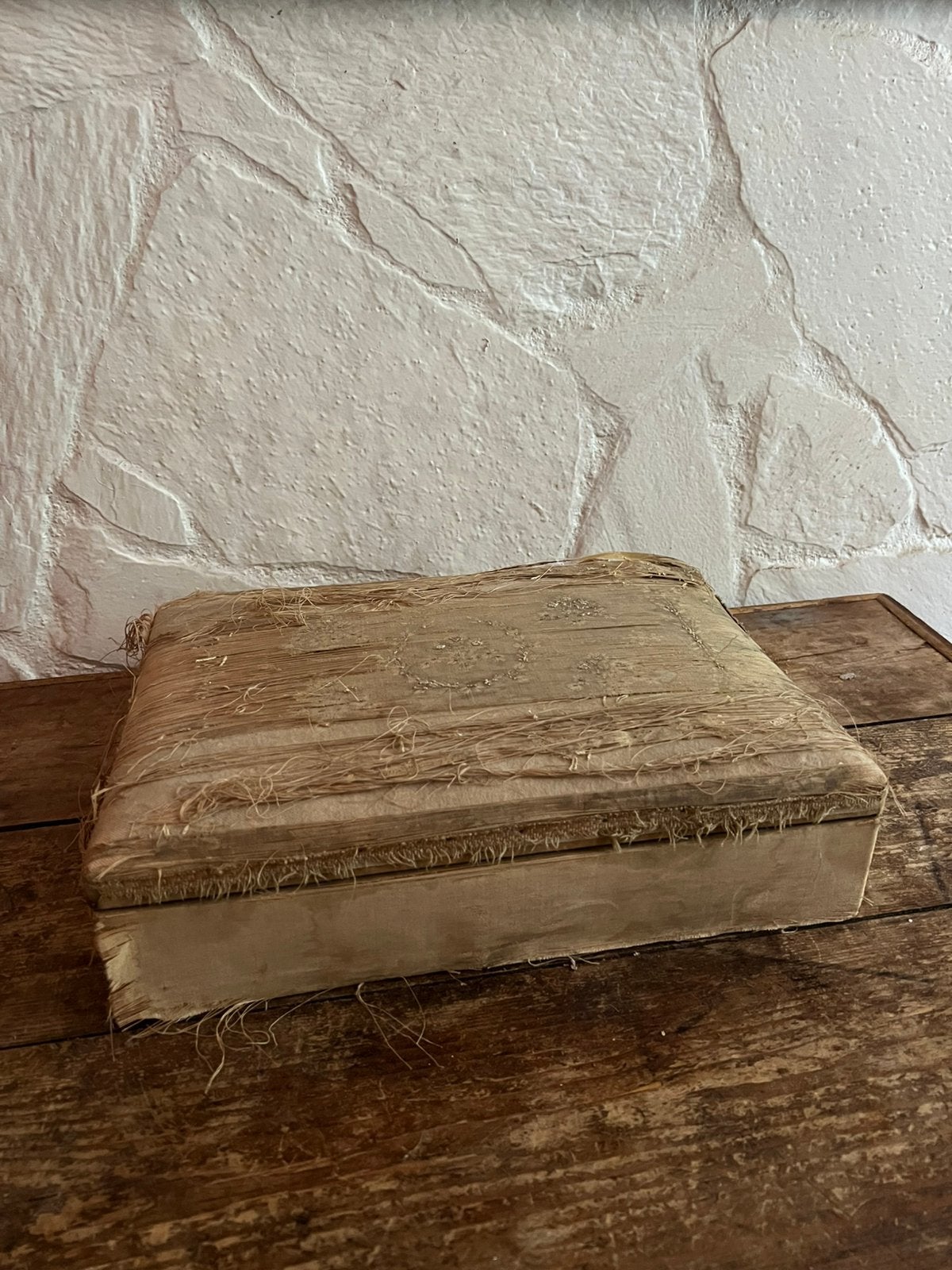 Grote sleetse stoffen zijde doos opbergdoos shabby brocante, Ophalen of Verzenden, Zo goed als nieuw, 200 cm of meer, Minder dan 50 cm