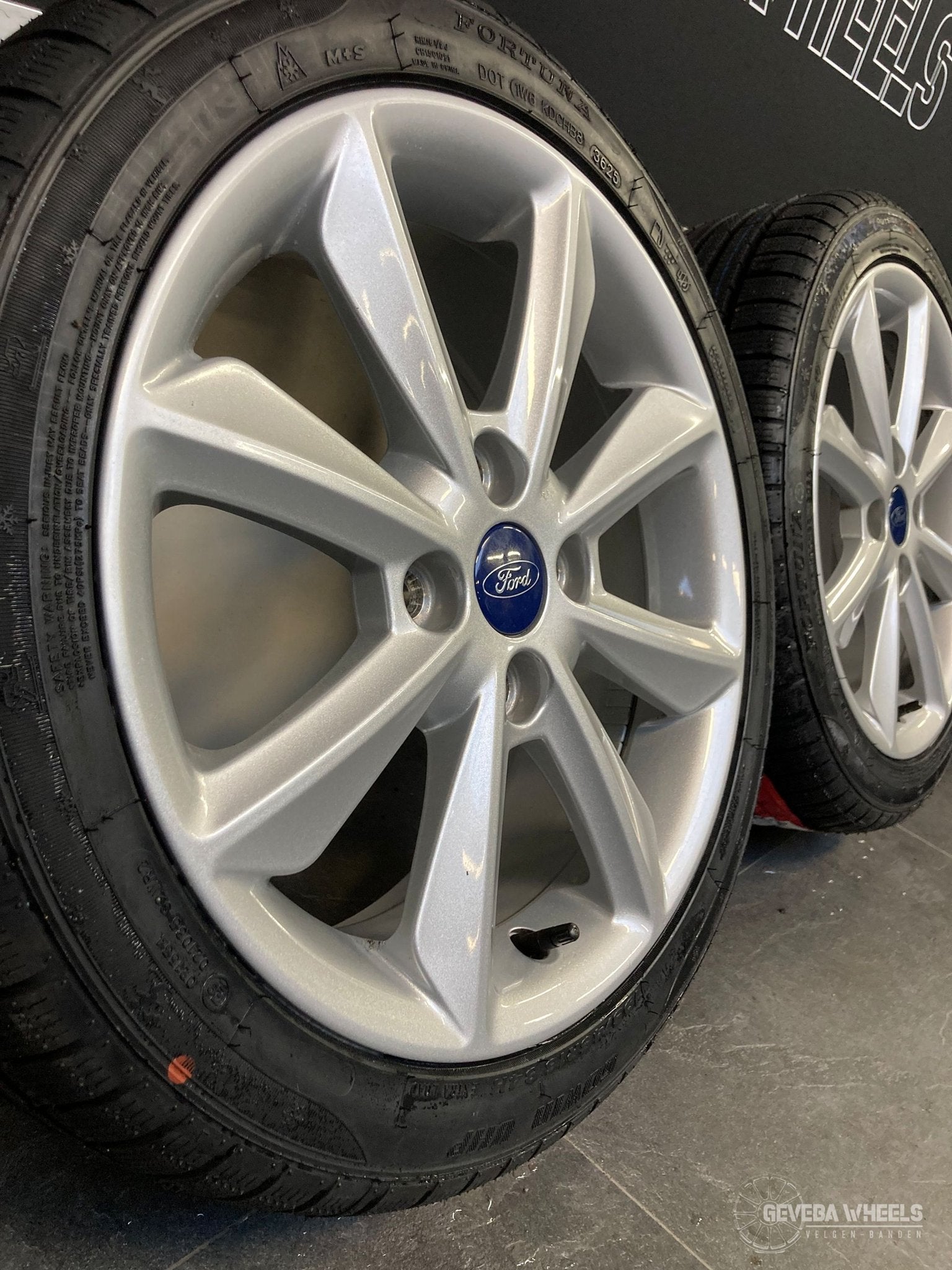 16” originele Ford Fiesta MK6 velgen + winterbanden 4x108, Gebruikt, -, Banden en Velgen, 195 mm