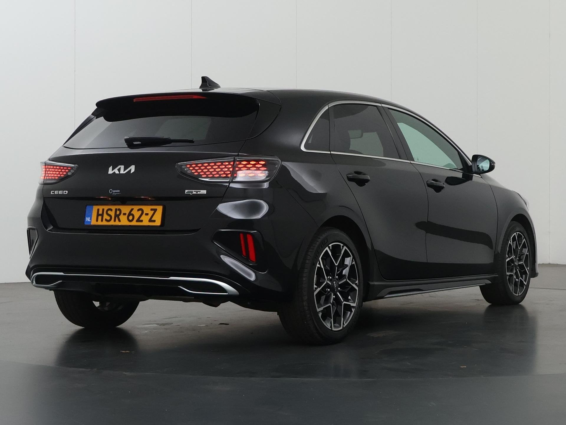 Kia Ceed 1.5 T-GDi GT-Line | Panoramadak | Matrix LED Koplam, Dealer onderhouden, Gebruikt, Euro 6, 4 cilinders