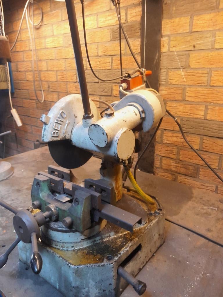 Bewo Zaagmachine 220V met Koeling en Zaagblad max 230mm, Ophalen of Verzenden