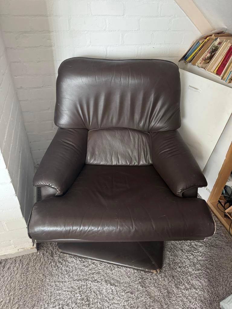 Bruine leren fauteuil, draaibaar, Ophalen, Gebruikt, Leer, 75 tot 100 cm