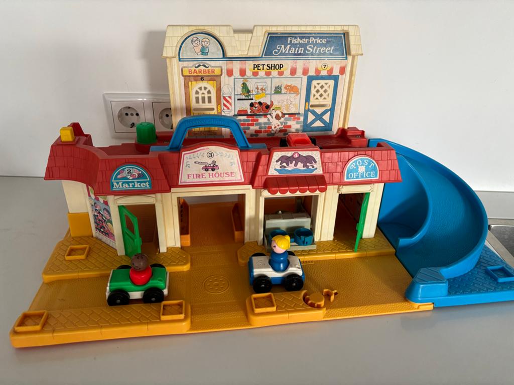 Vintage Fisher-Price Main Street Speelset met Auto's, Ophalen of Verzenden, Zo goed als nieuw, Speelset