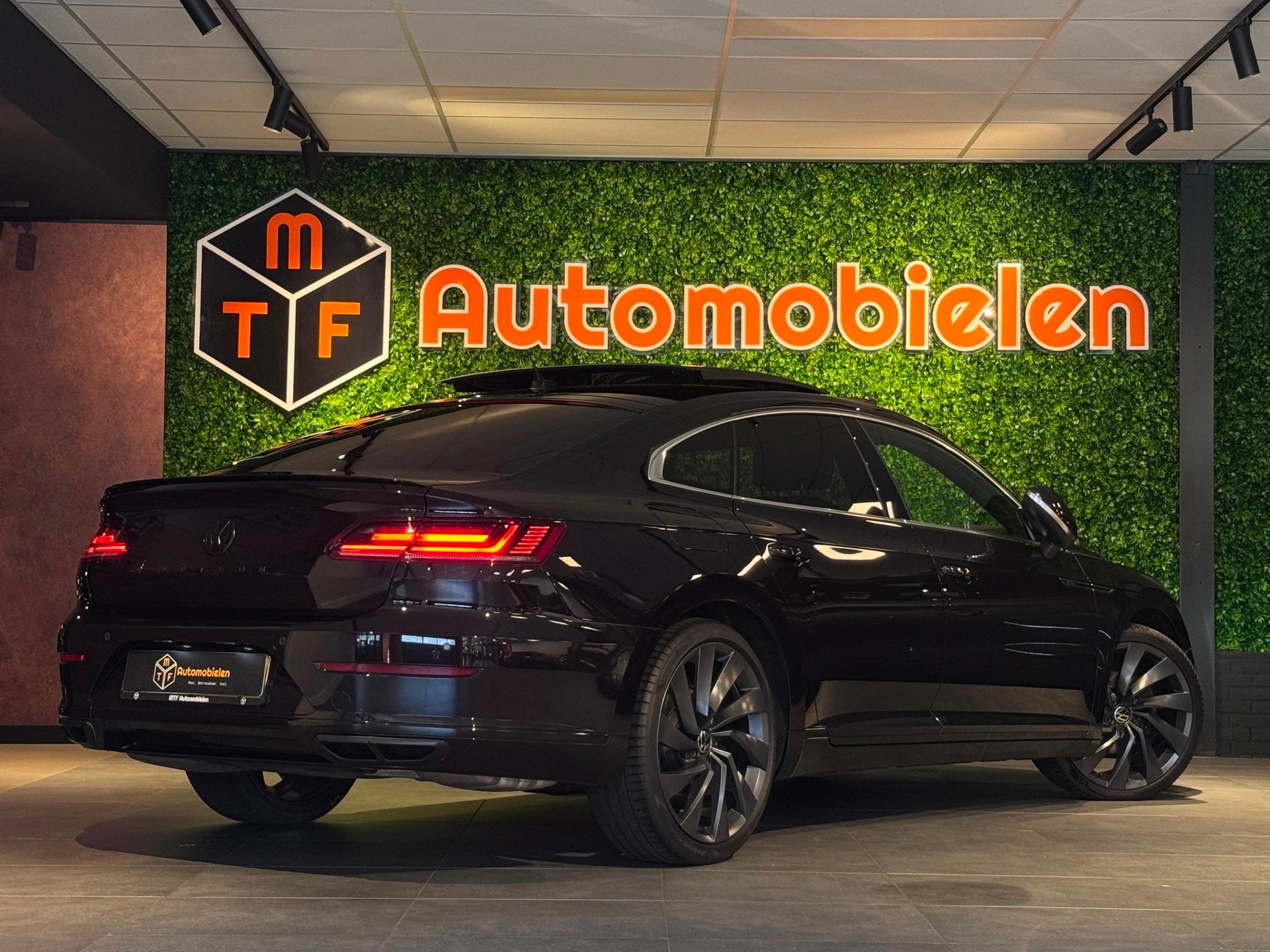 Volkswagen Arteon 2.0 TSI 3x R-LINE|PANO|CAMERA|VIRTUAL|DYNA, Arteon, Gebruikt, Zwart, Leder