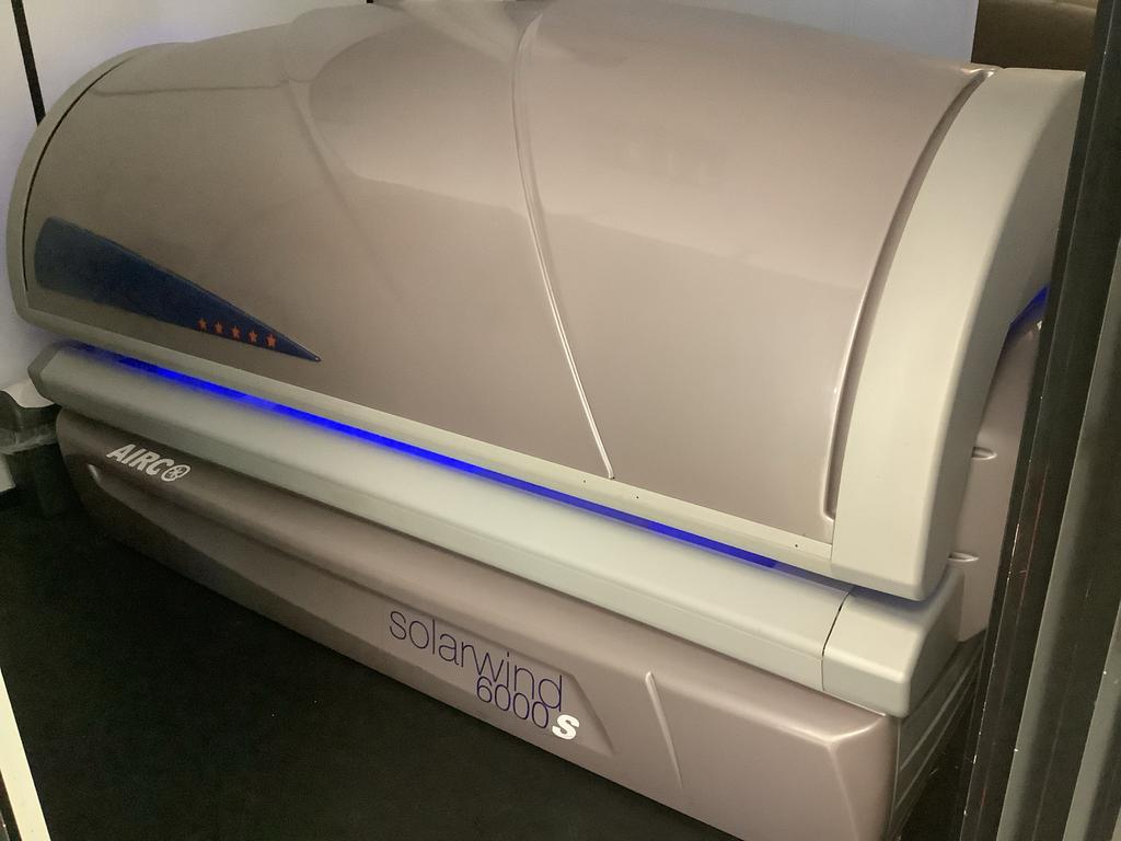 Zonnebank Airco Solarwind 6000S - Dubbelzijdig, Ophalen, Gebruikt, Zonnebank dubbelzijdig, 15 lampen of meer