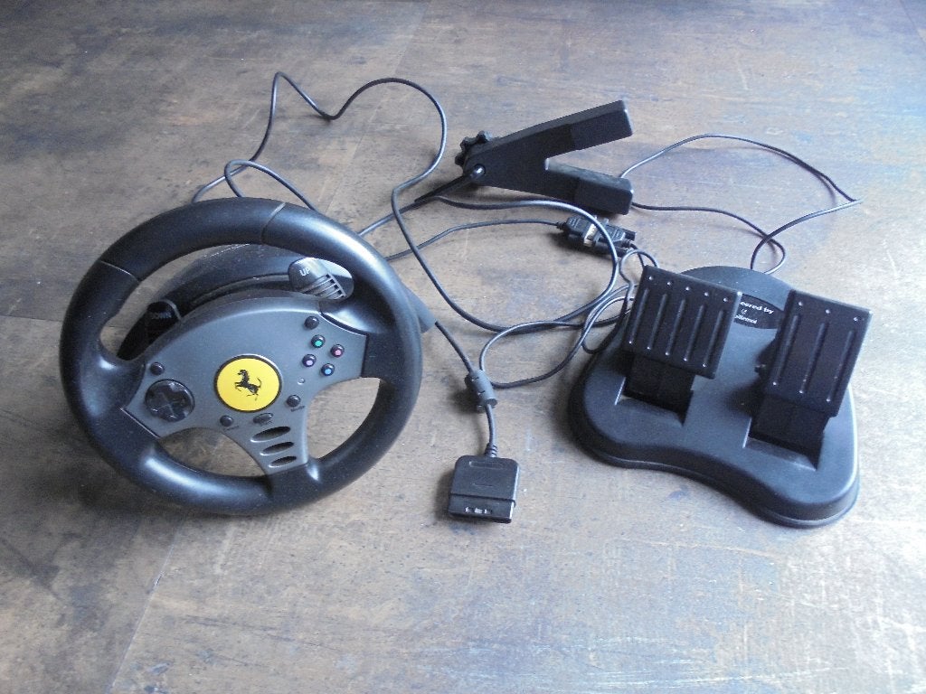 Guillemot Racing Wheel Ferrari voor PS1 (zie foto's), Spelcomputers en Games, Games | Sony PlayStation 1, Gebruikt, 1 speler, Racen en Vliegen