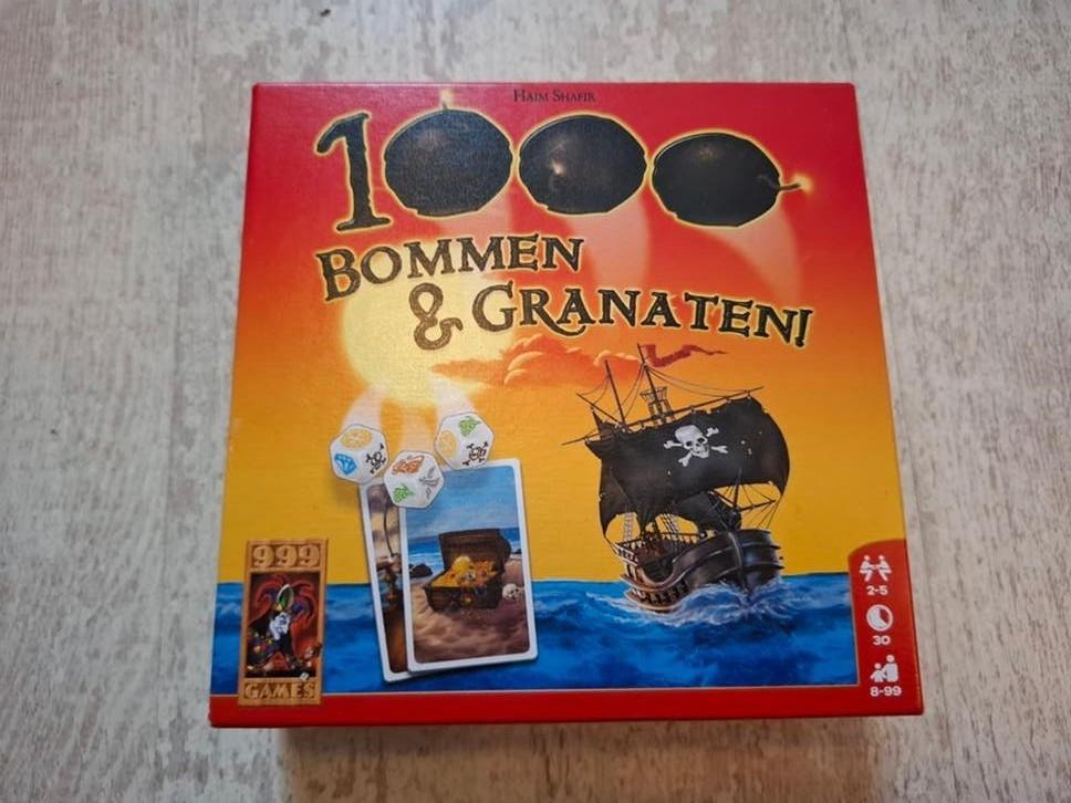 1000 Bommen & Granaten dobbelspel - 999 Games, Vijf spelers of meer, Ophalen of Verzenden, Zo goed als nieuw, 999 Games