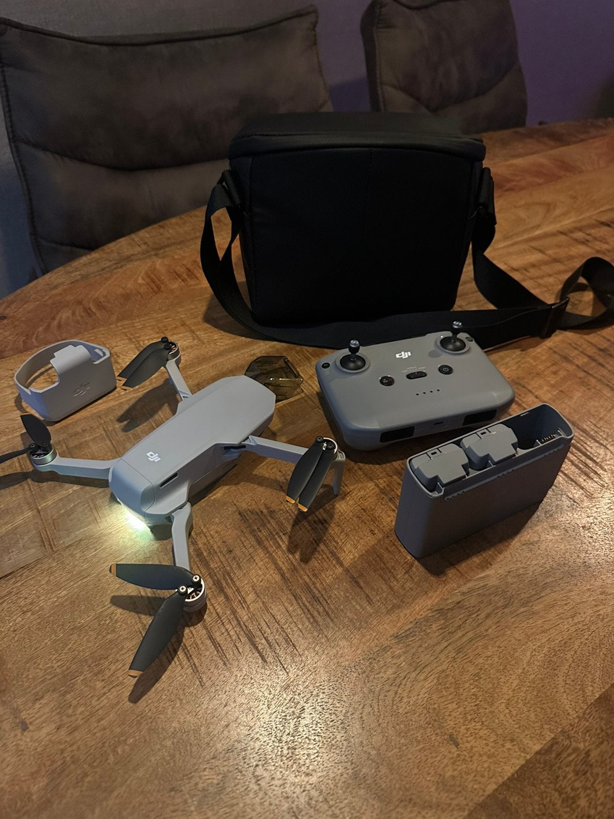 Drone DJI mini 2 SE met 3 Accu’s, 30 tot 45 minuten, Cameradrone, Ophalen of Verzenden, Zo goed als nieuw