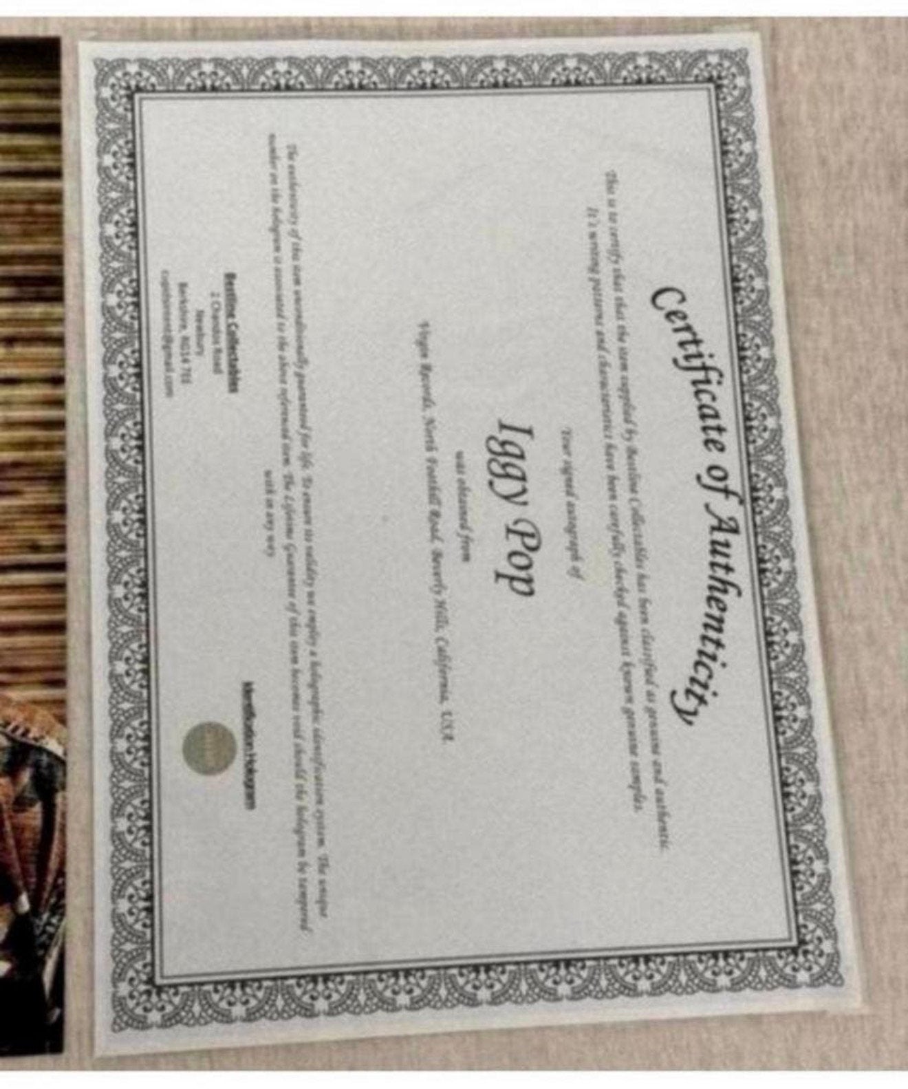 Iggy Pop - Foto gesigneerd Echte handtekening + Certificaat, Hb, Nieuw, Ophalen of Verzenden, Foto of Kaart