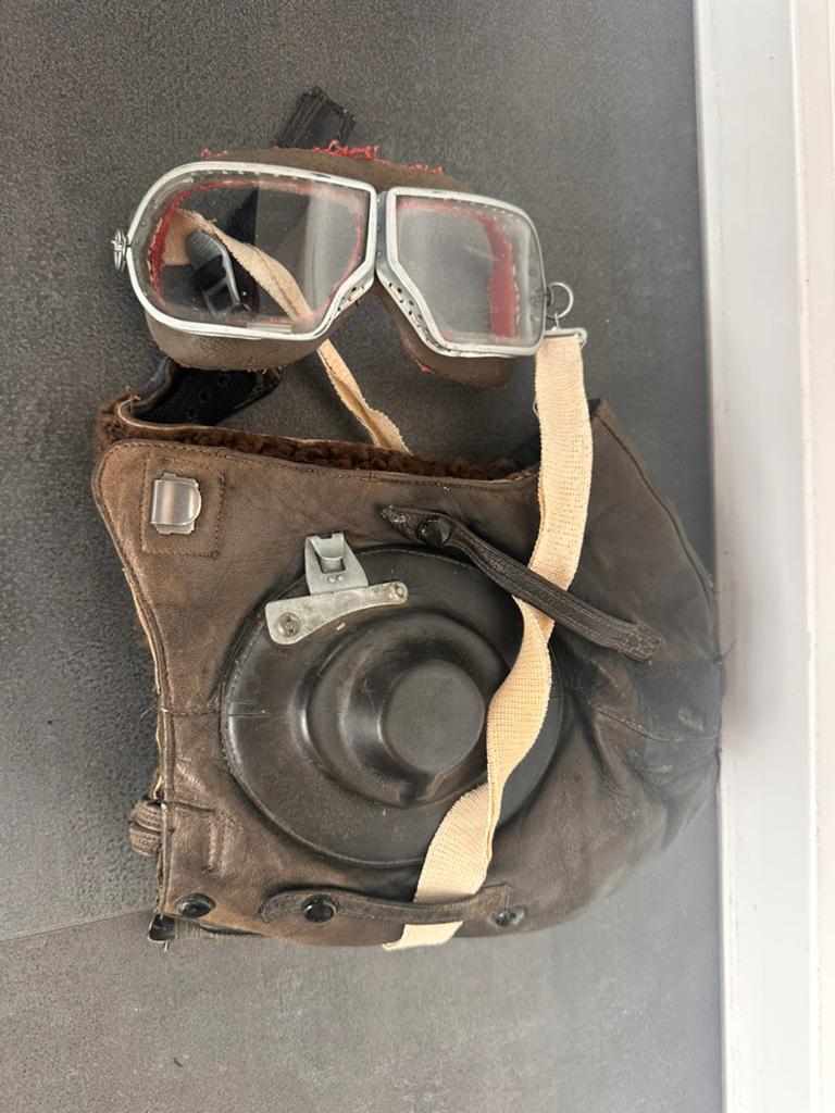 Originele Miltaire russische tank helm/cap met bril uit 1973, Verzenden, Landmacht, Overige gebieden, Helm of Baret