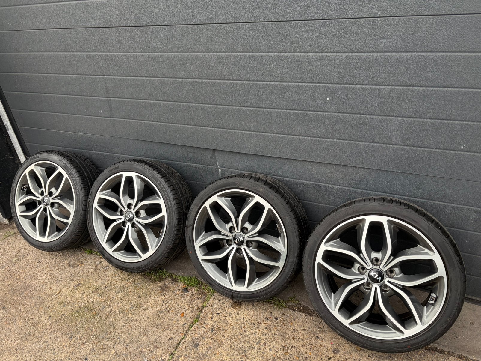 Kia Pro Ceed GT velgen 18 inch origineel TMPS zomerset, Auto-onderdelen, Ophalen, 18 inch, Banden en Velgen, Zomerbanden