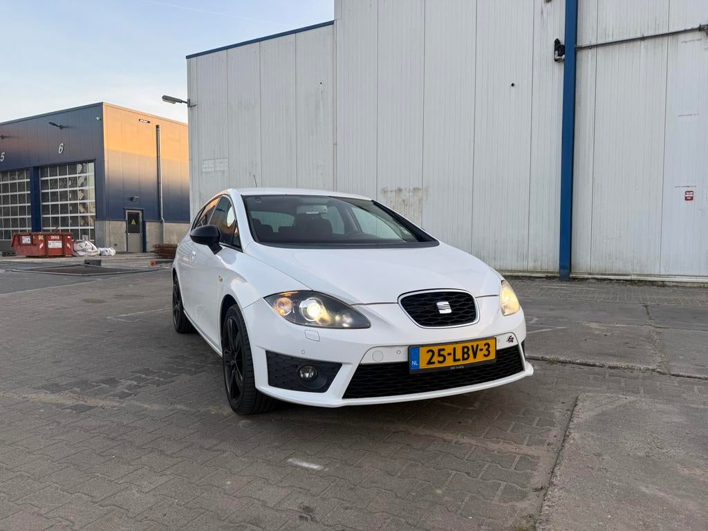 Seat Leon 2.0 Tfsi 16V 155KW FR 2010 Wit, Auto's, Seat, Voorwielaandrijving, Stof, 4 cilinders, 1984 cc