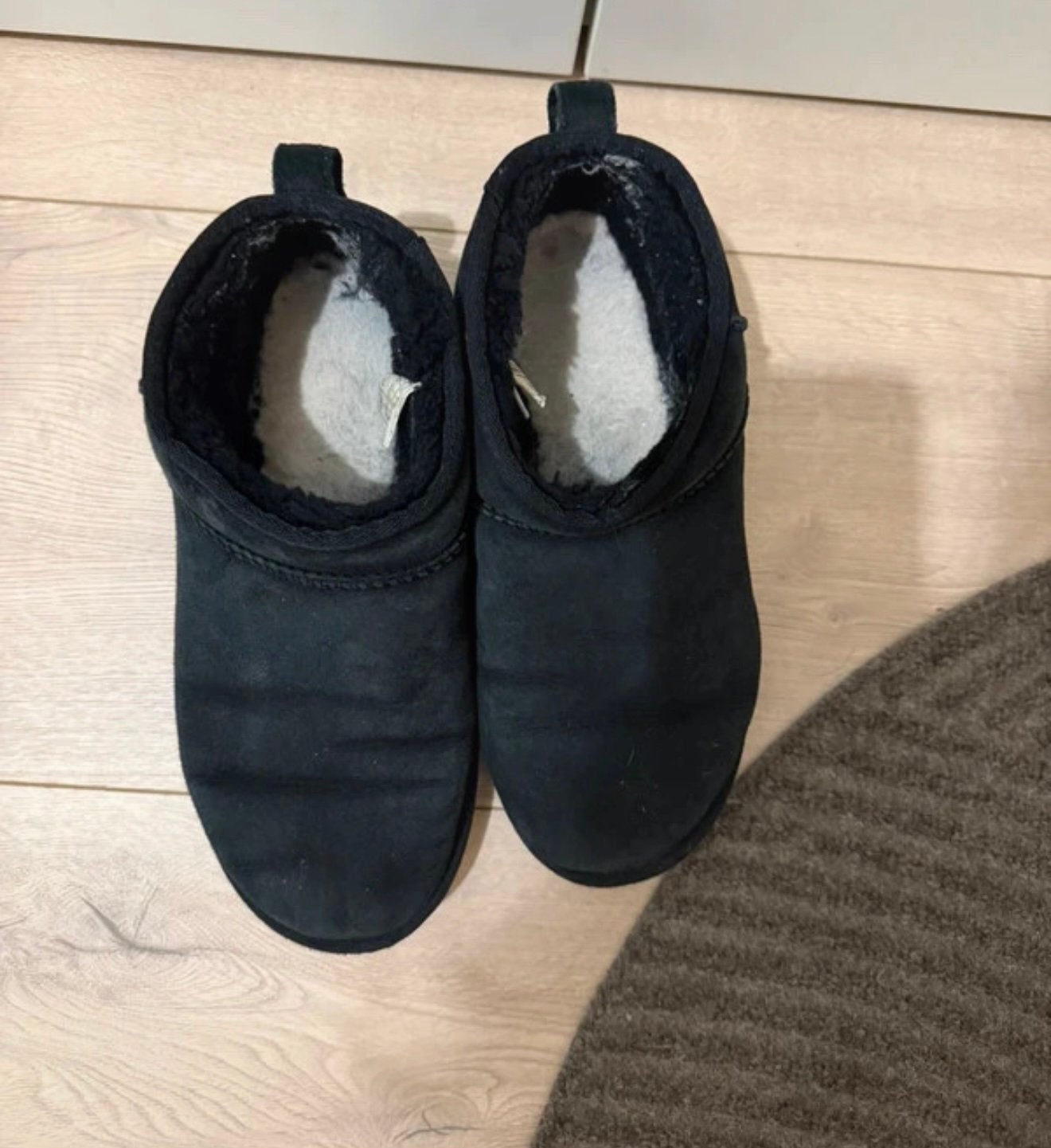 Ugg classic zwart, Ophalen of Verzenden, Zo goed als nieuw