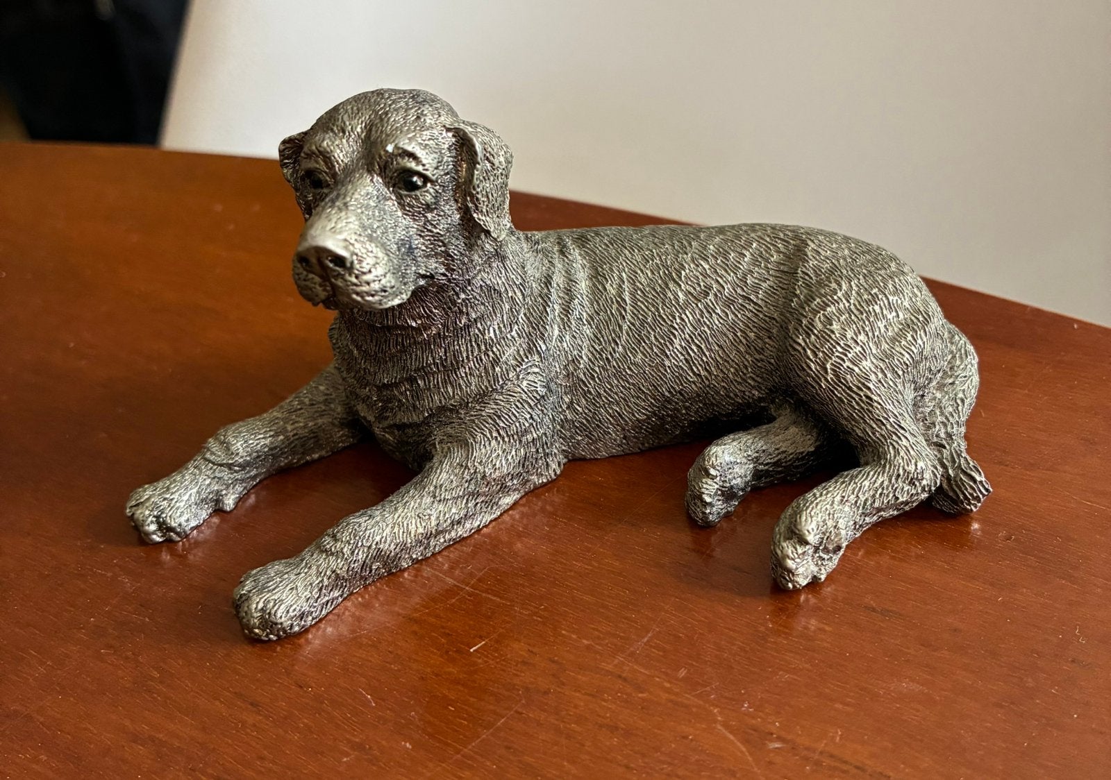 Zilverkleurig beeldje labrador, Ophalen of Verzenden, Zo goed als nieuw, Beeldje of Figuurtje