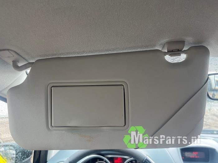 Zonneklep van een Ford Fiesta, Gebruikt, -, -, Ophalen of Verzenden