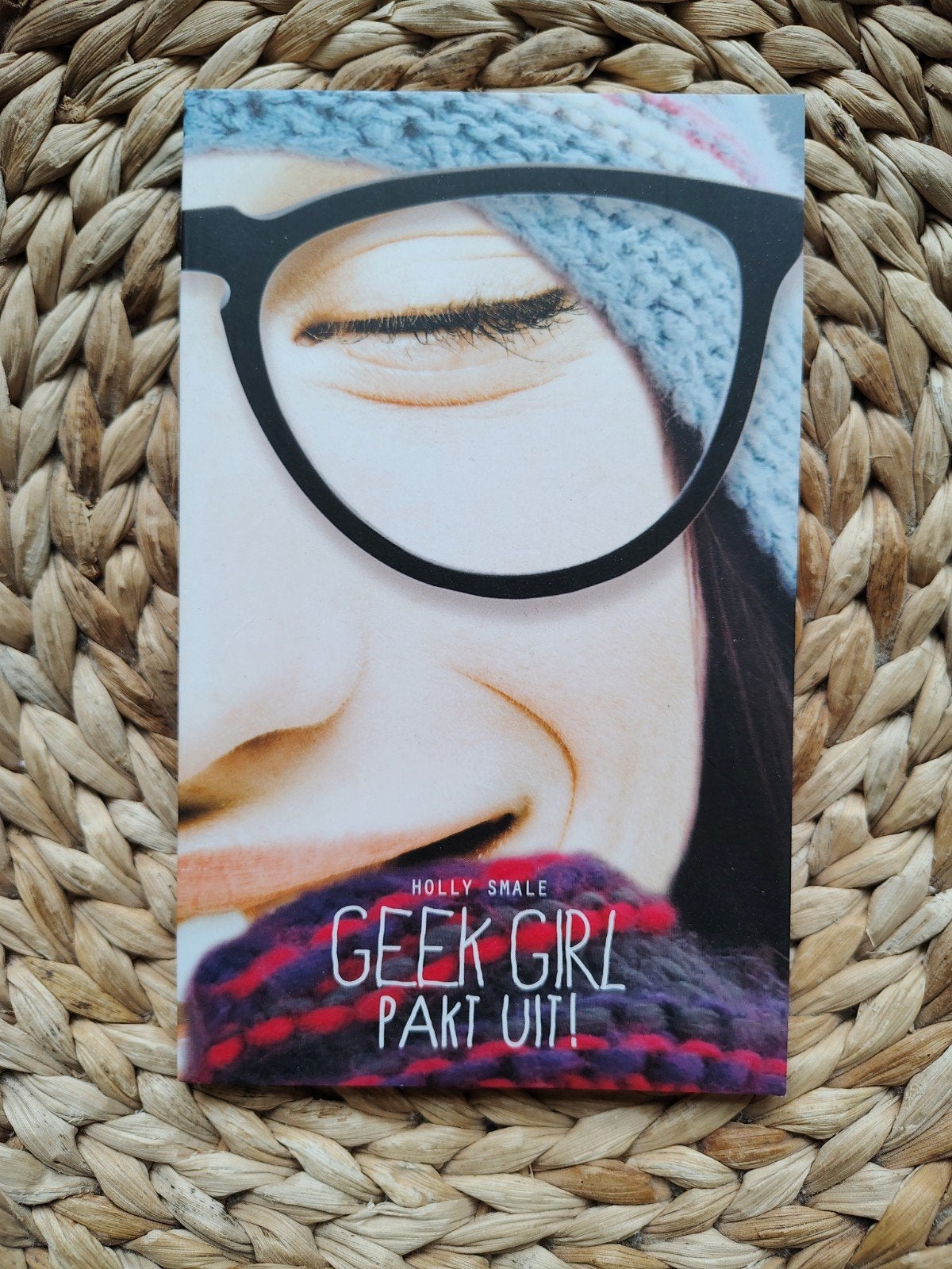 Holly Smale - Geek Girl pakt uit!, Ophalen of Verzenden, Zo goed als nieuw