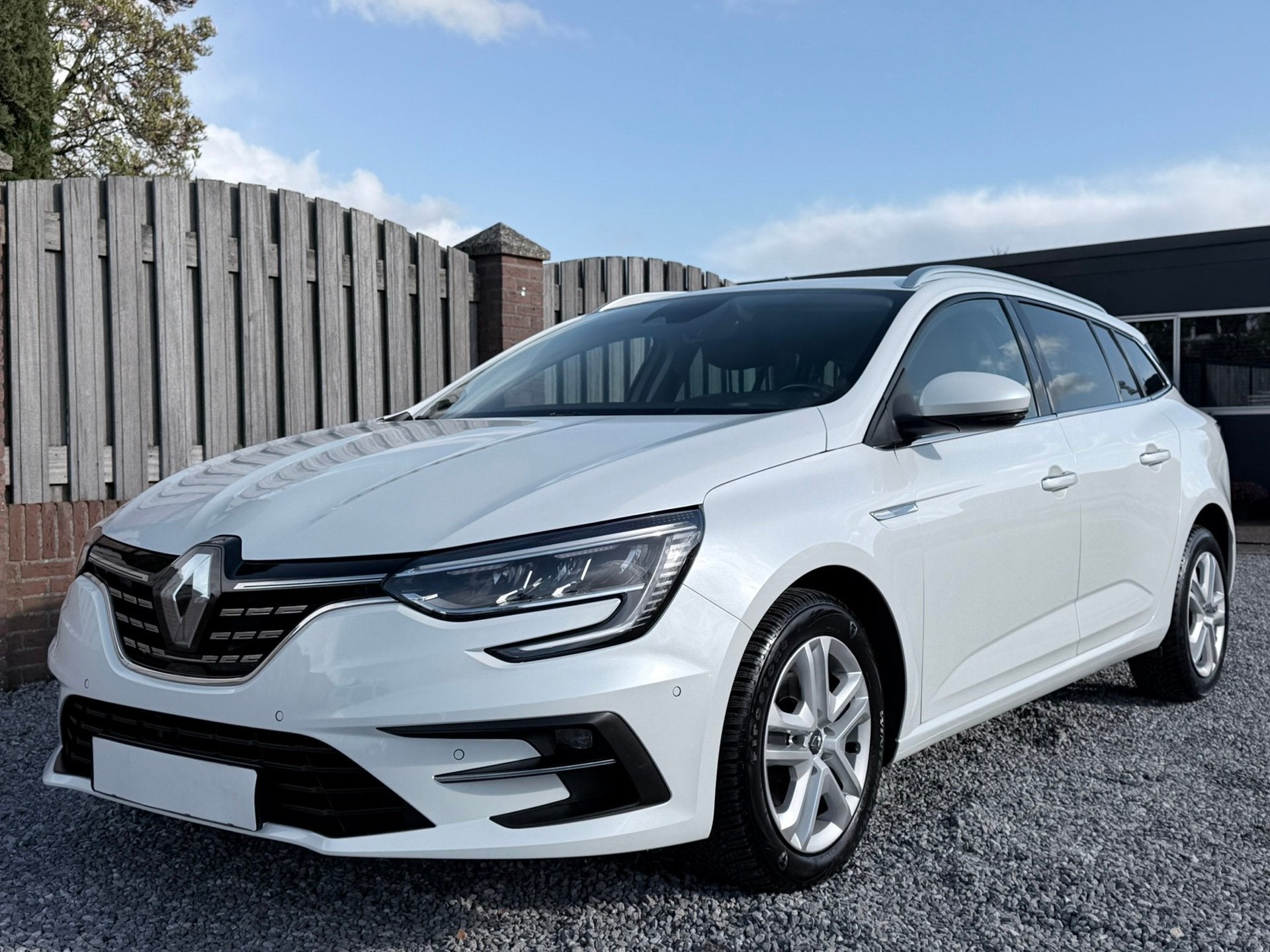 Renault Mégane Estate 1.3 TCe 140 Techno STOELSTUUR VERWARM, Dealer onderhouden, Parkeersensor, Gebruikt, Zwart