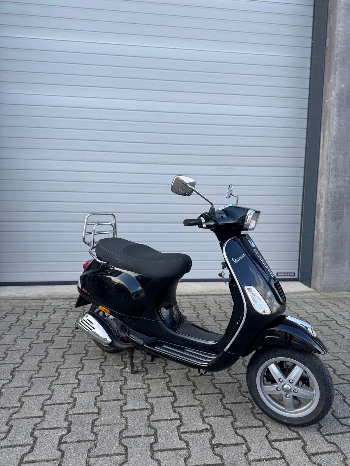 Vespa s snor 4t 2v, Fietsen en Brommers, Scooters | Vespa, Ophalen, Zo goed als nieuw, Benzine