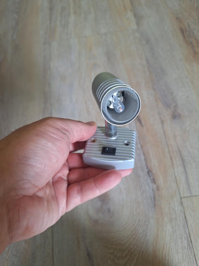 Voor adria caravan 2 spotjes met schakelaar, Caravans en Kamperen, Ophalen of Verzenden, Gebruikt
