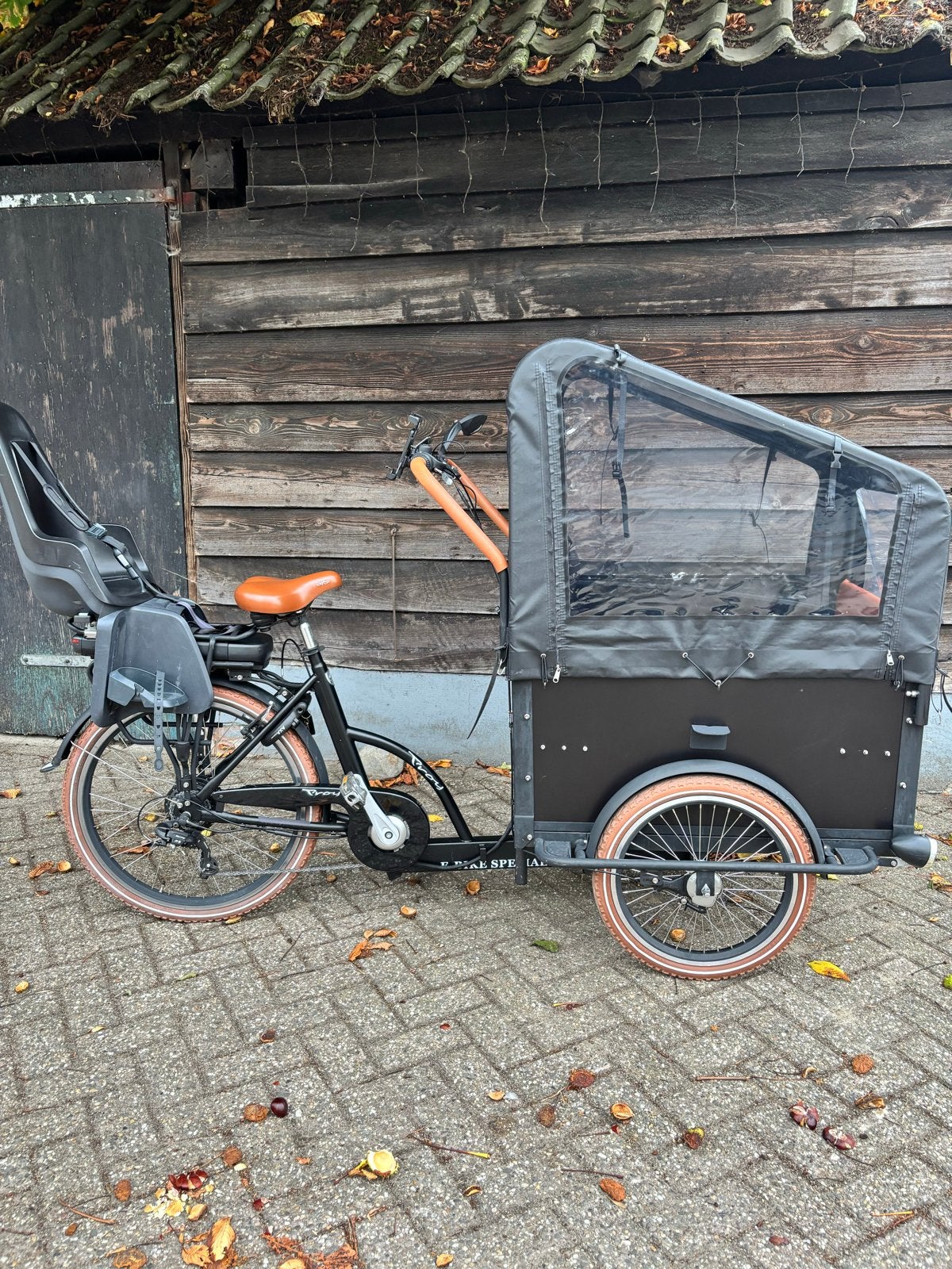 Elektrische bakfiets met huif en kinderzitjes, Fietsen en Brommers, Overige merken, 4 kinderen of meer, Elektrisch, Ophalen of Verzenden