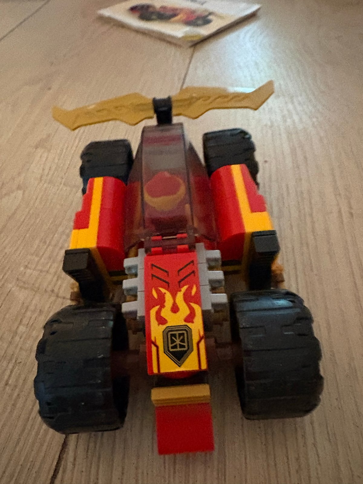 LEGO Ninjago Kai's Raceauto 71780 met minifiguur en boekje, Ophalen, Zo goed als nieuw