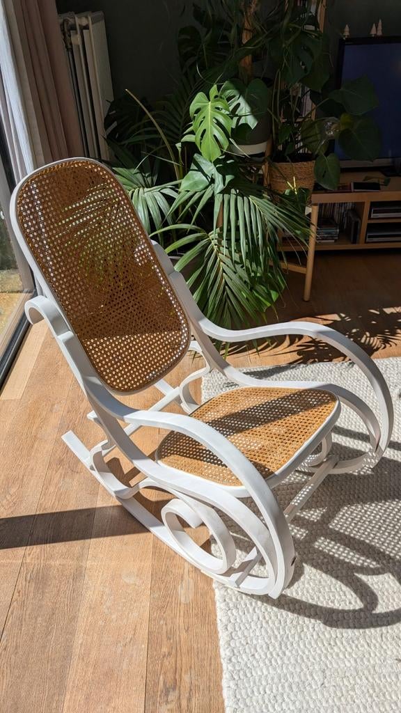 Vintage Schommelstoel met Rotan Zitting - Wit Hout, Ophalen