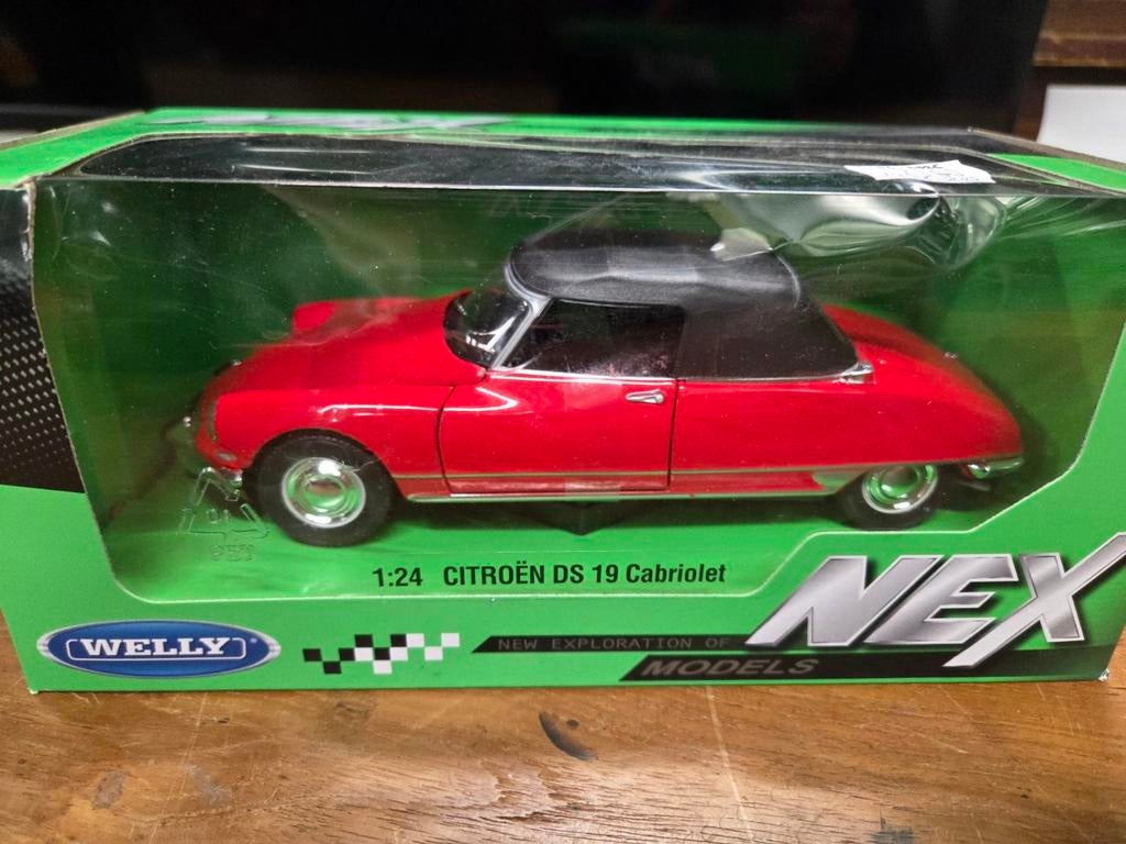 Citroën DS 19 Cabriolet rood Welly Nex schaal 1:24, Auto, ., Ophalen of Verzenden, Zo goed als nieuw