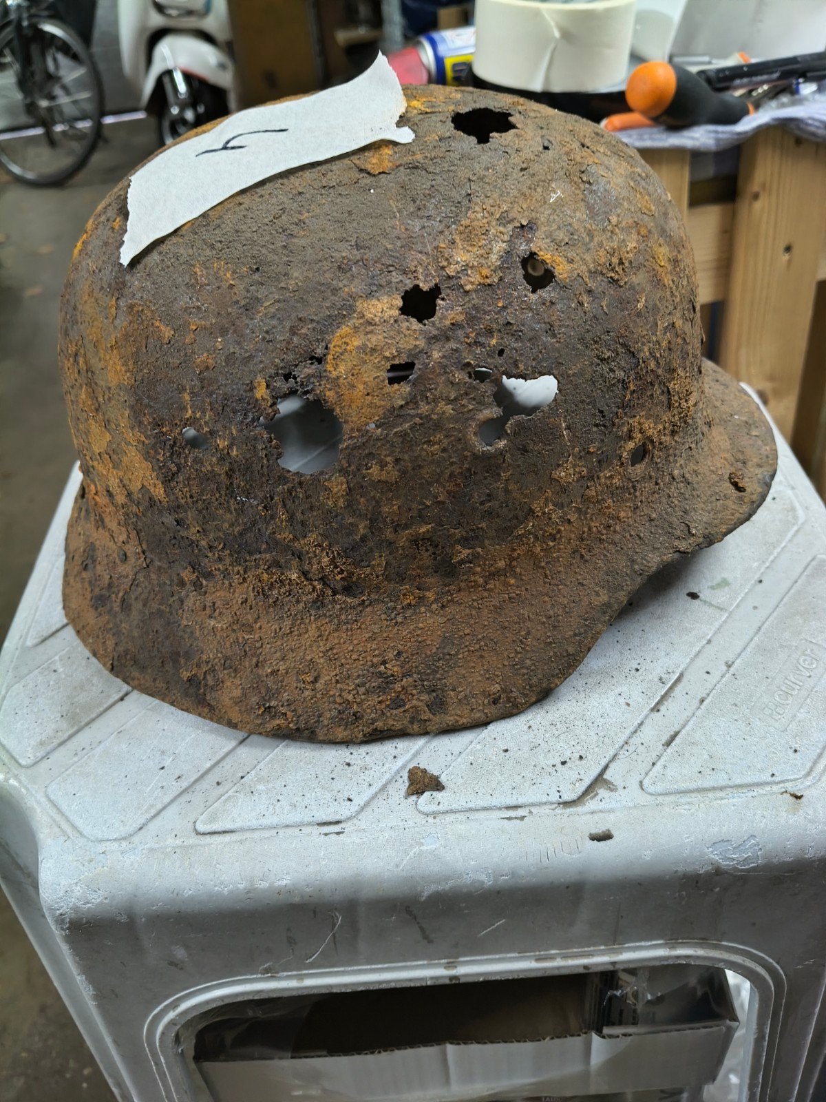 Duitse helm bodemvondst, Ophalen, Duitsland, Helm of Baret