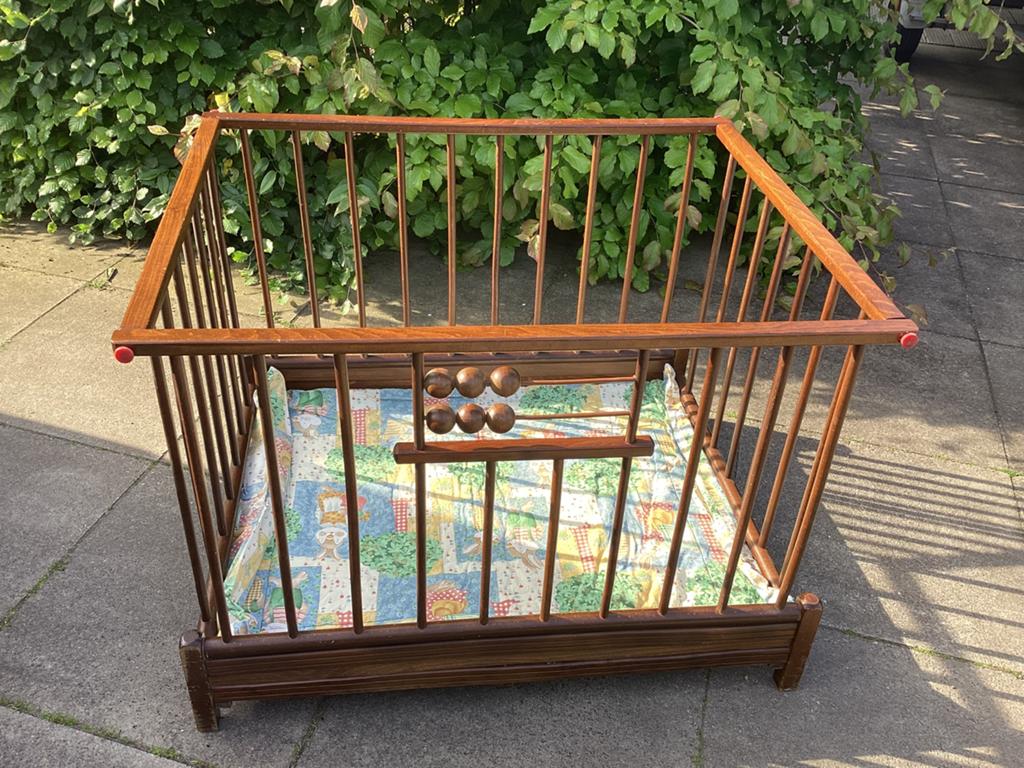 Mooie vintage box, Kinderen en Baby's, Boxen, Ophalen, Zo goed als nieuw, Boxkleed