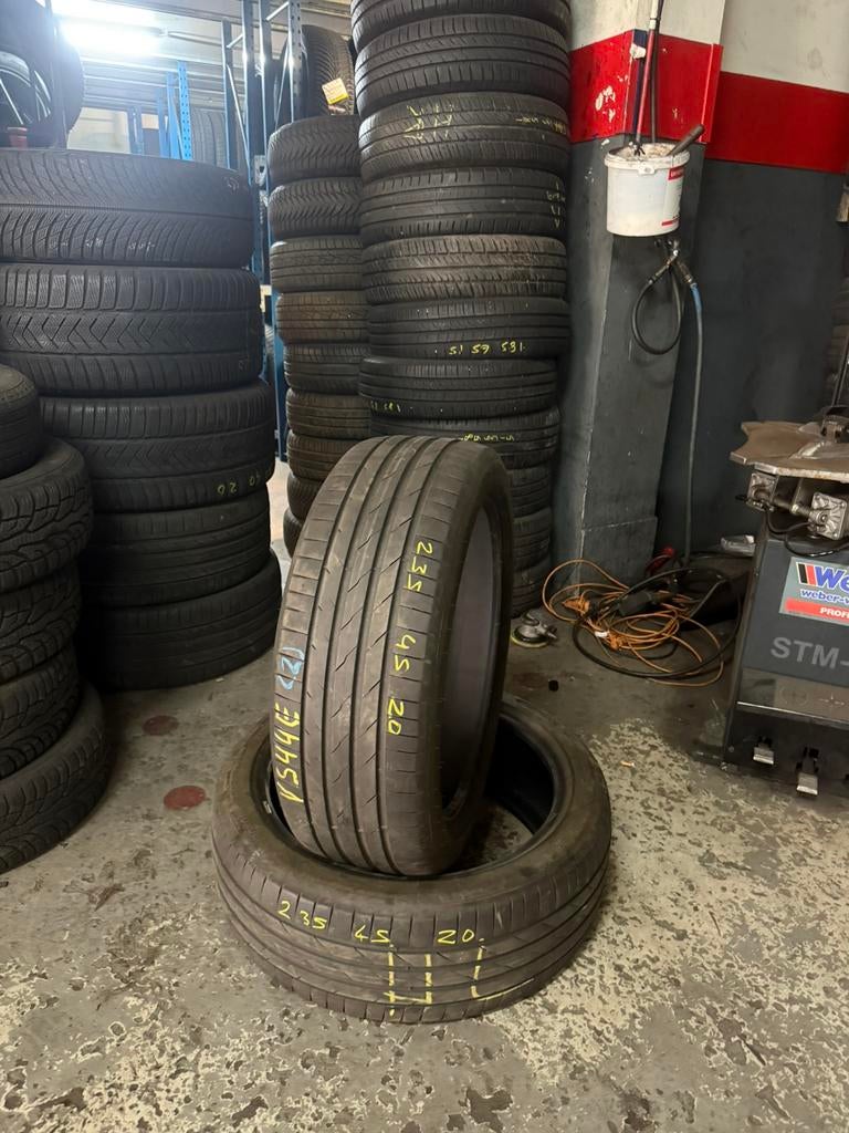235/45R20 2354520 Continental 5,5mm (inclusief monteren), Ophalen, 235 mm, Band(en), 20 inch