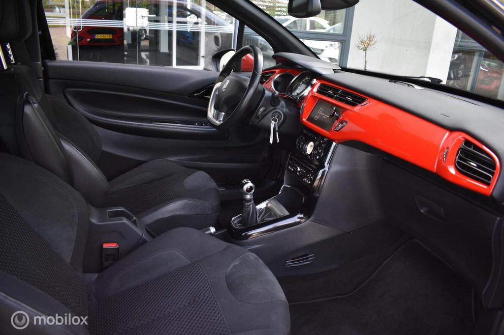 Citroen DS3 1.2 PureTech So Red|Camera|LED|Clima|Cruise|Navi, 40 €/maand, Euro 6, Zwart, Origineel Nederlands