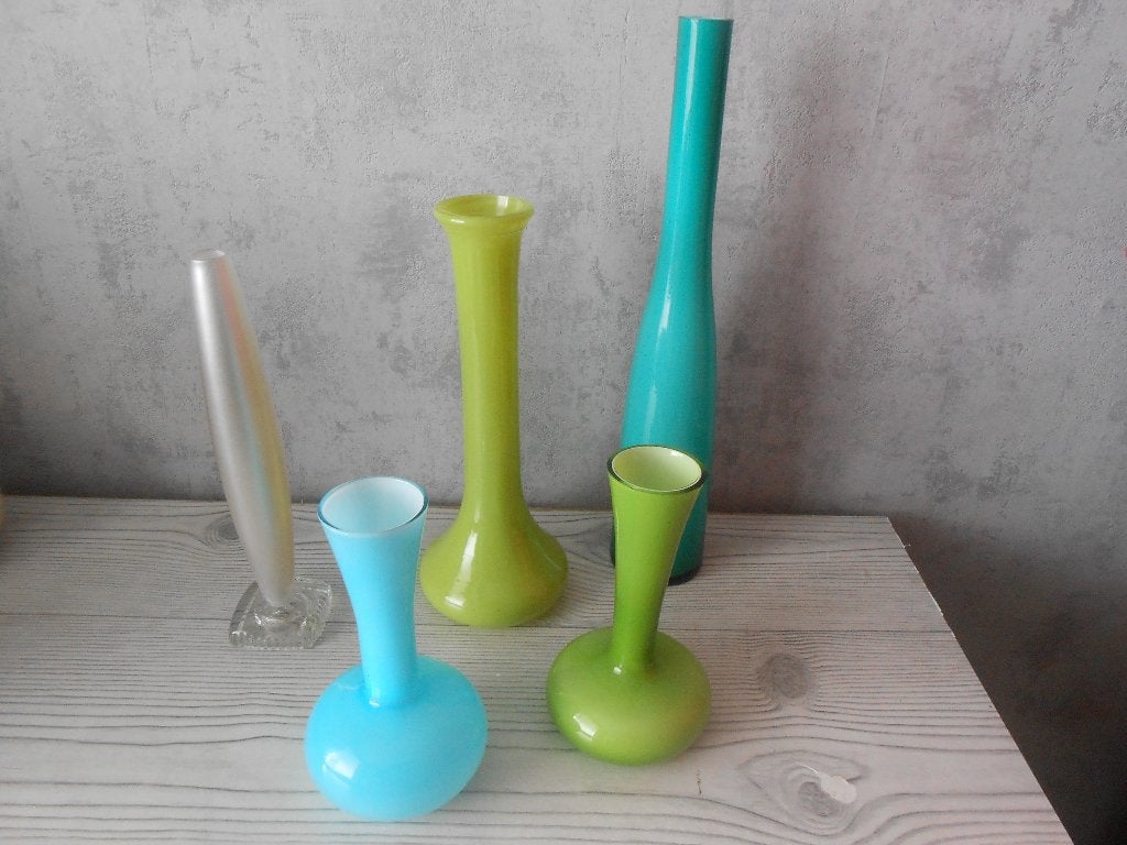 5 retro gekleurde glazen vaasjes, Ophalen, Blauw, 17 cm, Glas