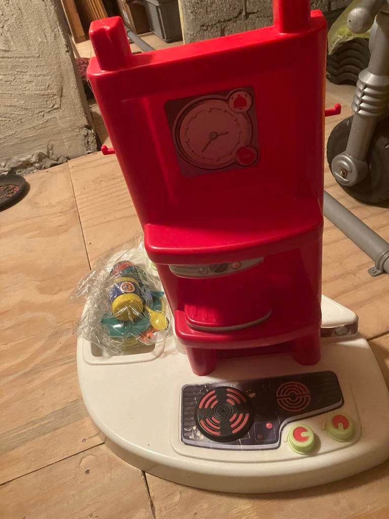 Rode speelkeuken met oven en accessoires, Ophalen, Gebruikt, Kunststof, Speelkeuken