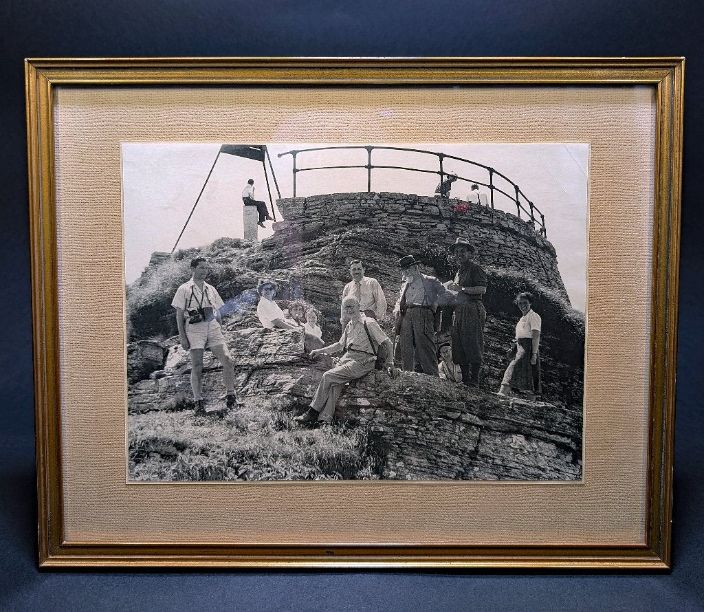 Vintage foto: Groep geologen rond 1950, Audio, Tv en Foto, Fotocamera's Digitaal, Verzenden, Overige typen, Zo goed als nieuw