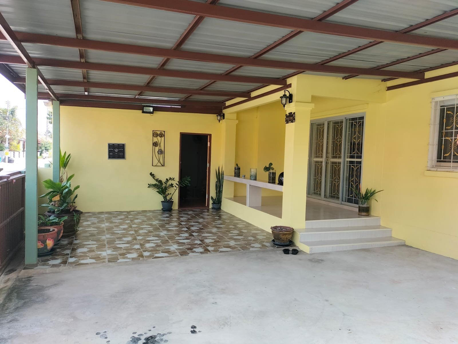 Te huur woning plus appartement in khonkaen Thailand