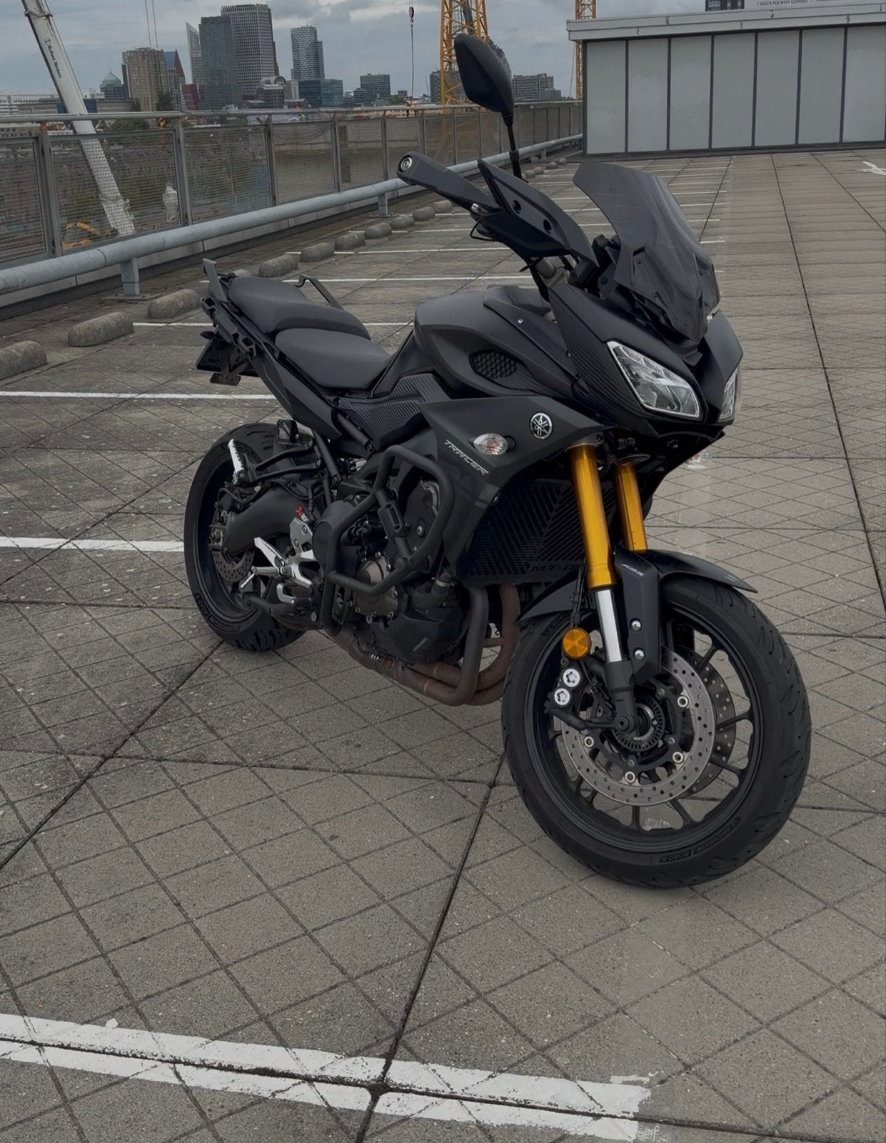 Yamaha MT09 Tracer 900 2018 Akrapovic, Zijtassen,GIVI beugel, Motoren, Motorrijbewijs A, Gebruikt, 3 cilinders, Particulier