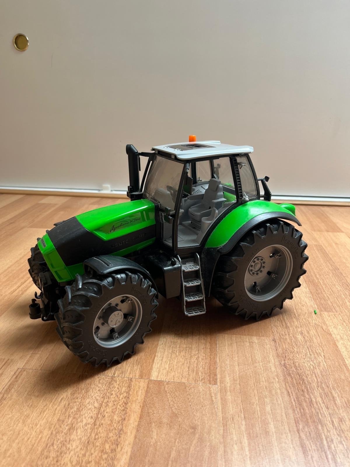 Bruder Deutz-Fahr Agrotron X720 Tractor Speelgoed, Ophalen, Gebruikt