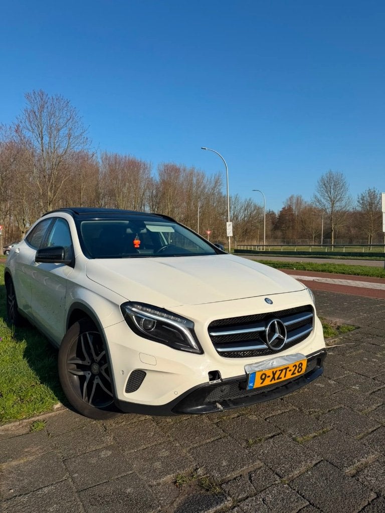 Mercedes-Benz GLA Gla200 PANORAMA 1.6 115KW 2014 Wit Schade, Auto's, Mercedes-Benz, Particulier, GLA, Adaptive Cruise Control