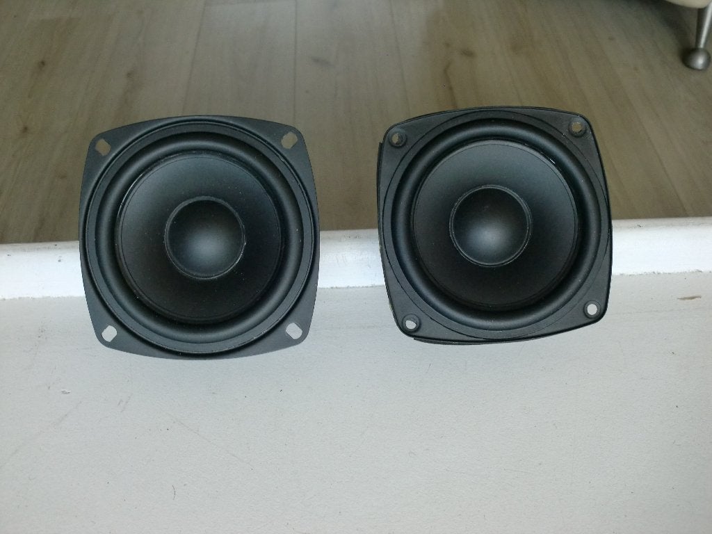 Piega bass BQ04-103 goede staat 2x woofer., Ophalen of Verzenden, Zo goed als nieuw, Stereo speakers, Overige merken