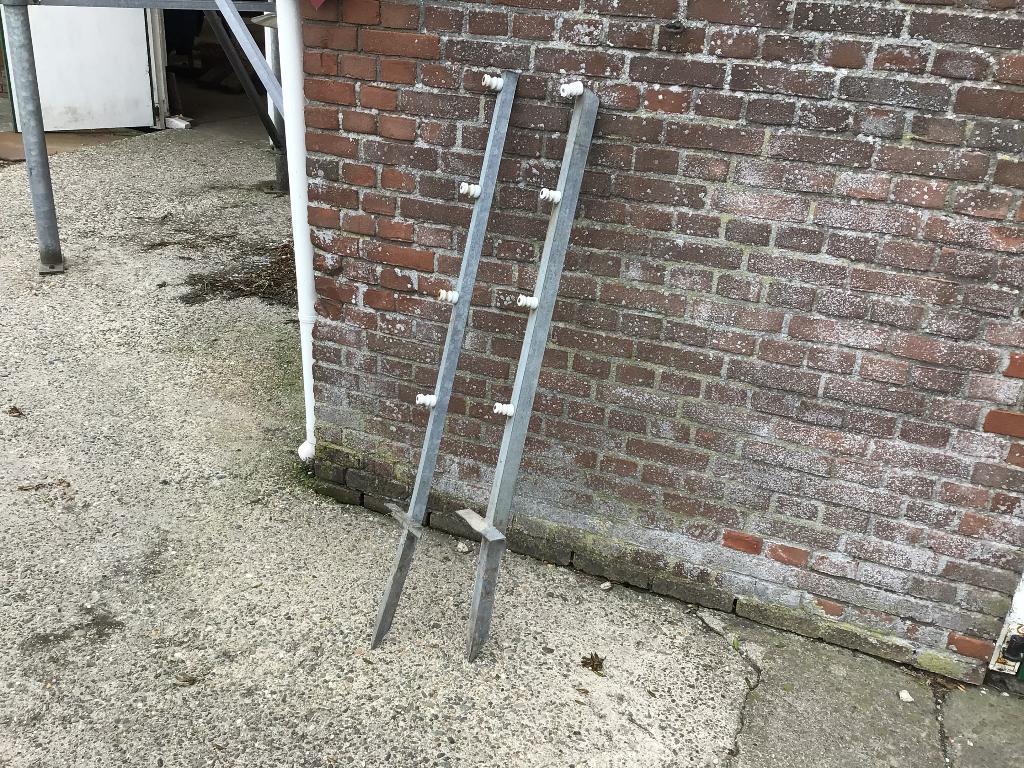 Afrastering palen, Ophalen of Verzenden, Gebruikt, Minder dan 180 cm, Palen