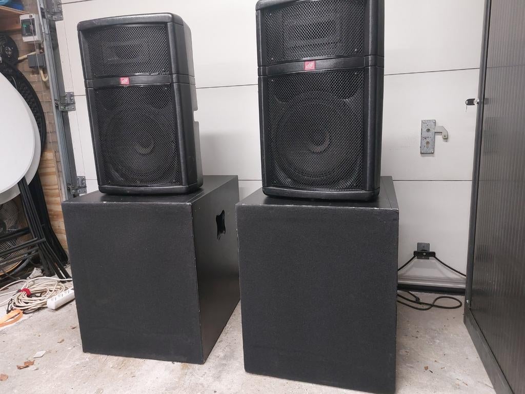 2x actieve sub, Ophalen, 120 watt of meer, Front, Rear of Stereo speakers, Overige merken