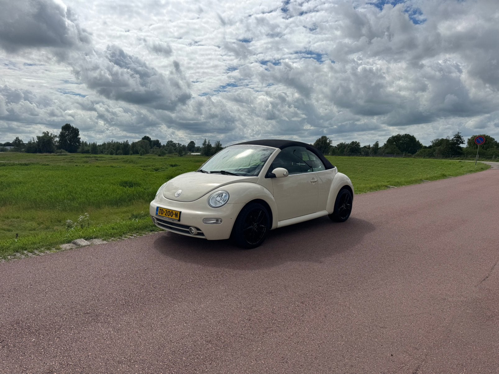 Vw beetle 1.6 motor cabrio, Beetle (Kever), Cabriolet, Wit, Handgeschakeld