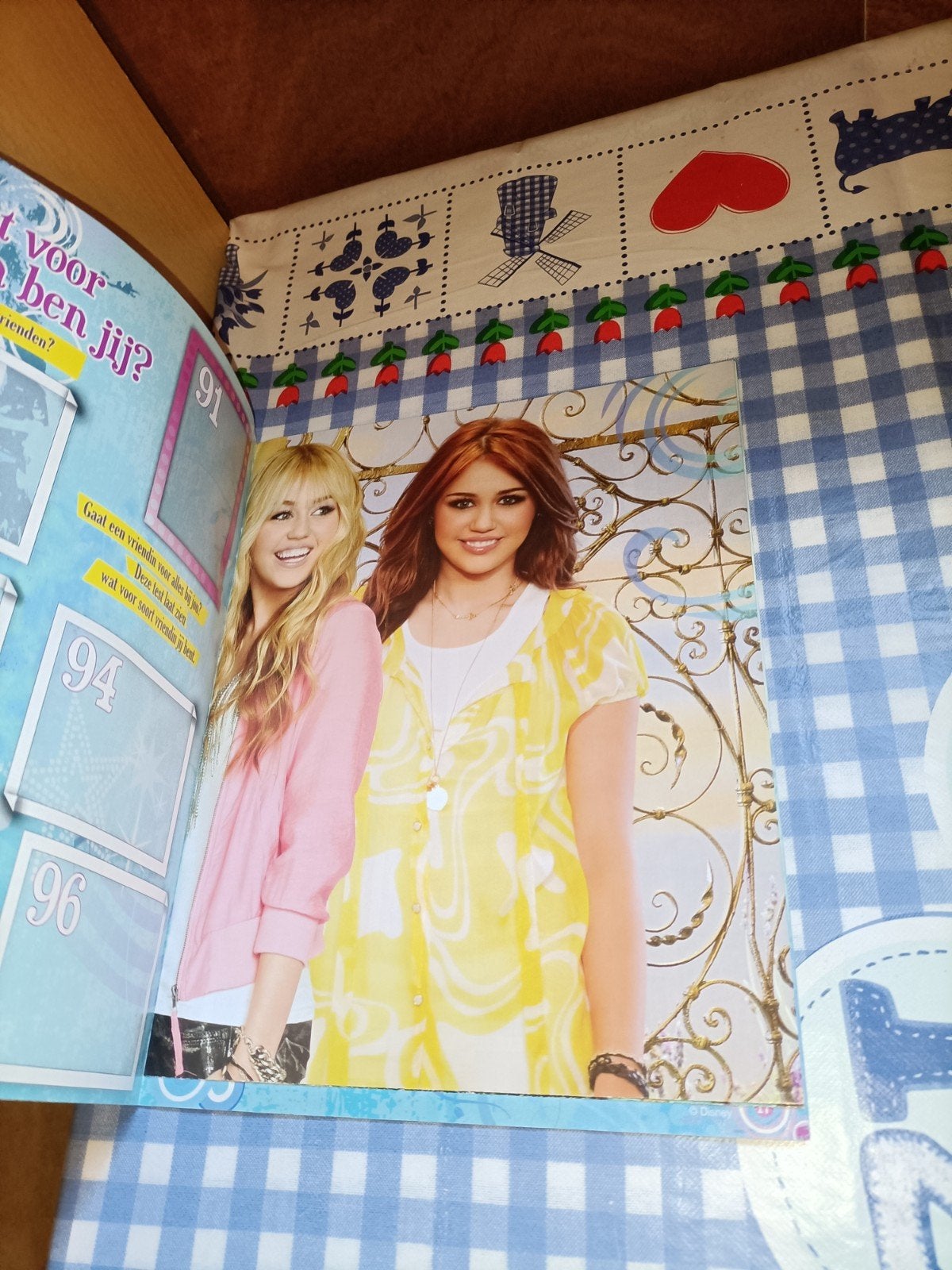 Hannah Montana stickerboek + Nintendo ds spel, Ophalen of Verzenden
