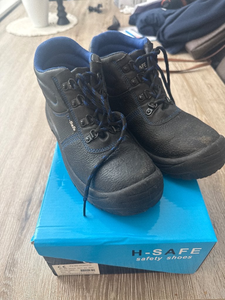 Sapatos de segurança, Ophalen, Zo goed als nieuw