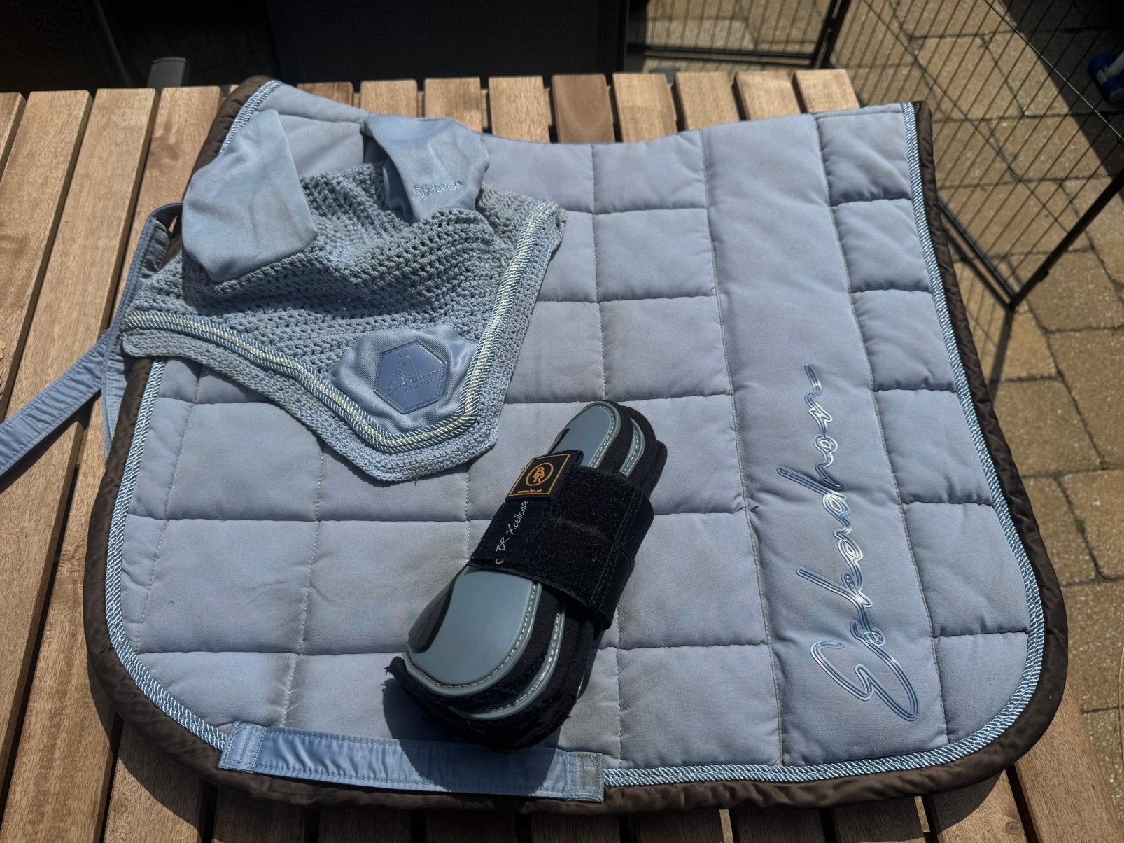 Eskadron dekje blauw met BR perskappen en oornetje, Ophalen, Gebruikt, Dressuur