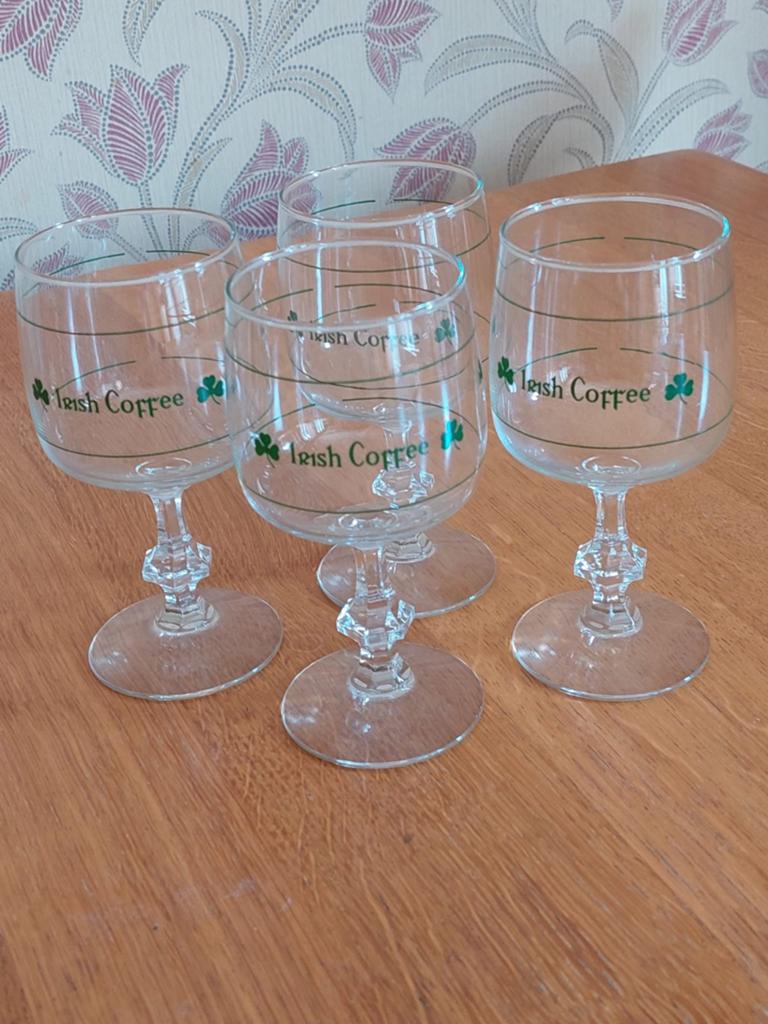 Set van 4 Irish Koffie Glazen met Klavertje Vier, Antiek en Kunst, Ophalen of Verzenden