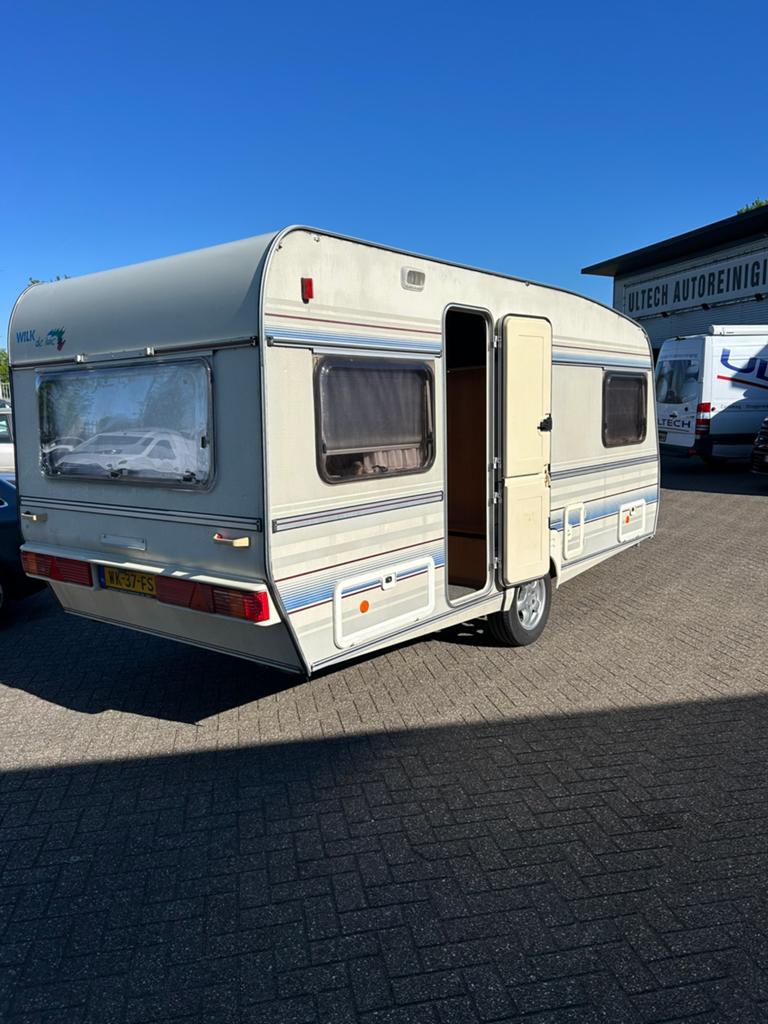 Wilk 450 deluxe lichte beschadiging., Caravans en Kamperen, Caravans, Rondzit, Bedrijf, Wilk, Tot en met 4
