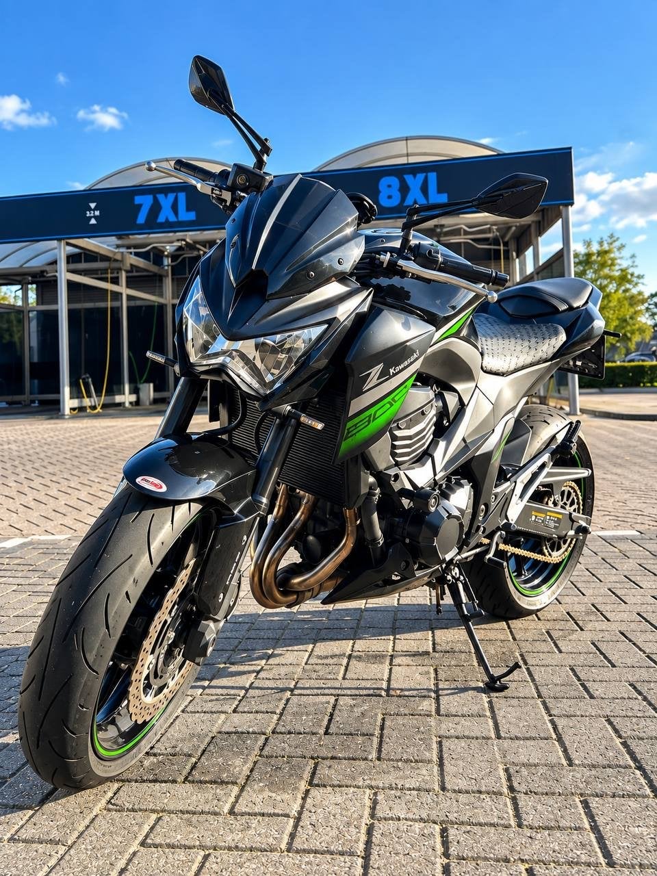 Kawasaki Z800 - Naked Bike met Akrapovic uitlaat, Motoren, 4 cilinders, Gebruikt, Particulier, Meer dan 35 kW