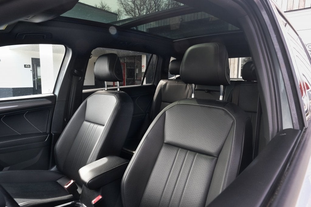 Volkswagen Tiguan All-Space 2.0 TSI R-Line 7Pers. Pano, Lede, Apple Carplay, Gebruikt, 7 stoelen, Leder