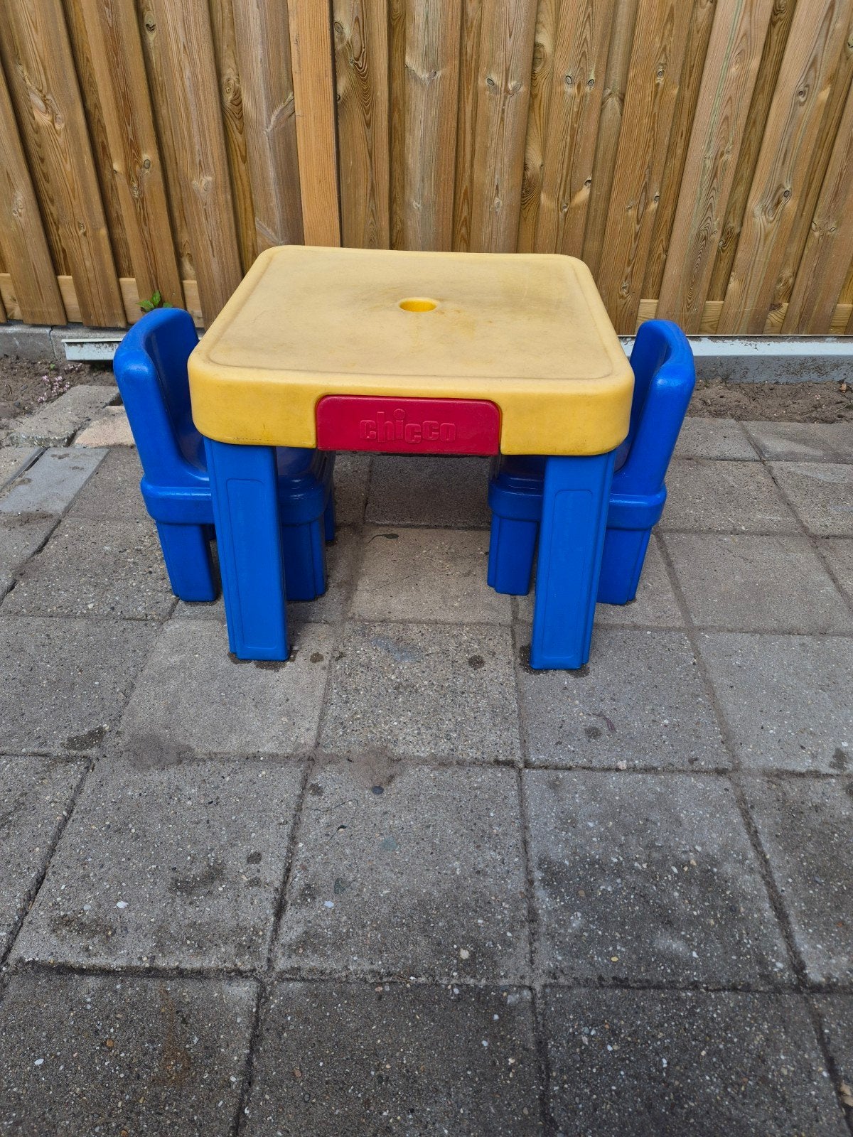 Chicco buitentafel met 2 kinderstoelen, Ophalen, Gebruikt