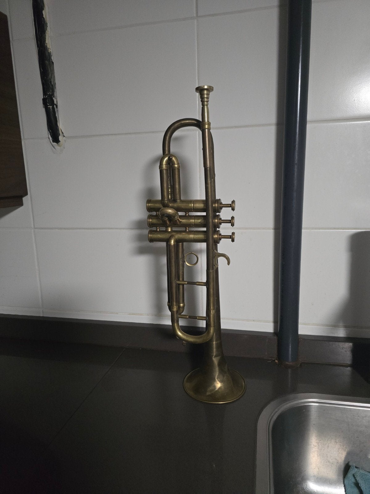 Vintage Trompet - Decoratief of voor onderdelen, Muziek en Instrumenten, Blaasinstrumenten | Trompetten, Ophalen of Verzenden
